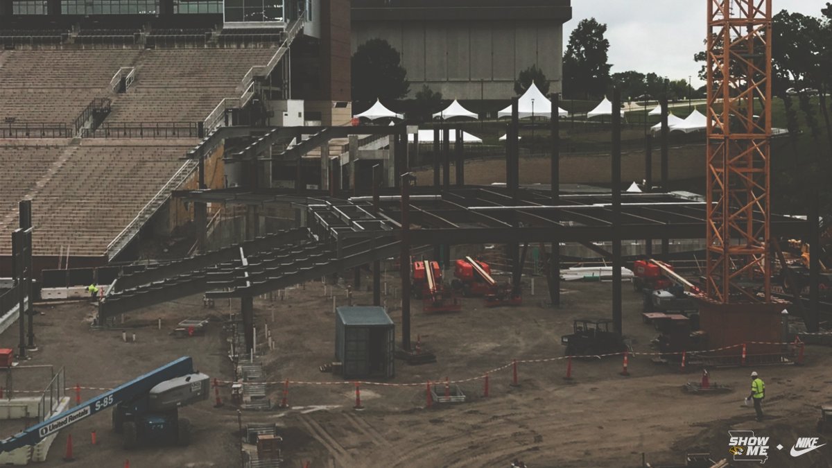 MizzouFootball's tweet photo. #Mizzou #SEZProject Update - Steel is going in as @MortensonSports
continues to work
📸 https://t.co/NhZatzMUy9
🔗 https://t.co/trzuPRZ0ad
#MIZ #ShowMe 🐯🏈 https://t.co/GDL5y5I6tX