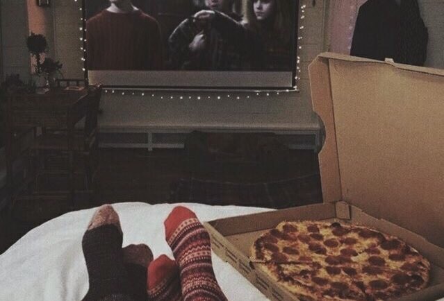 MXAesthetic_'s tweet photo. A date day with minhyuk be like staying home and cozy bed, pizza and movie, cuddling and kissing. https://t.co/E1AH6di9ao