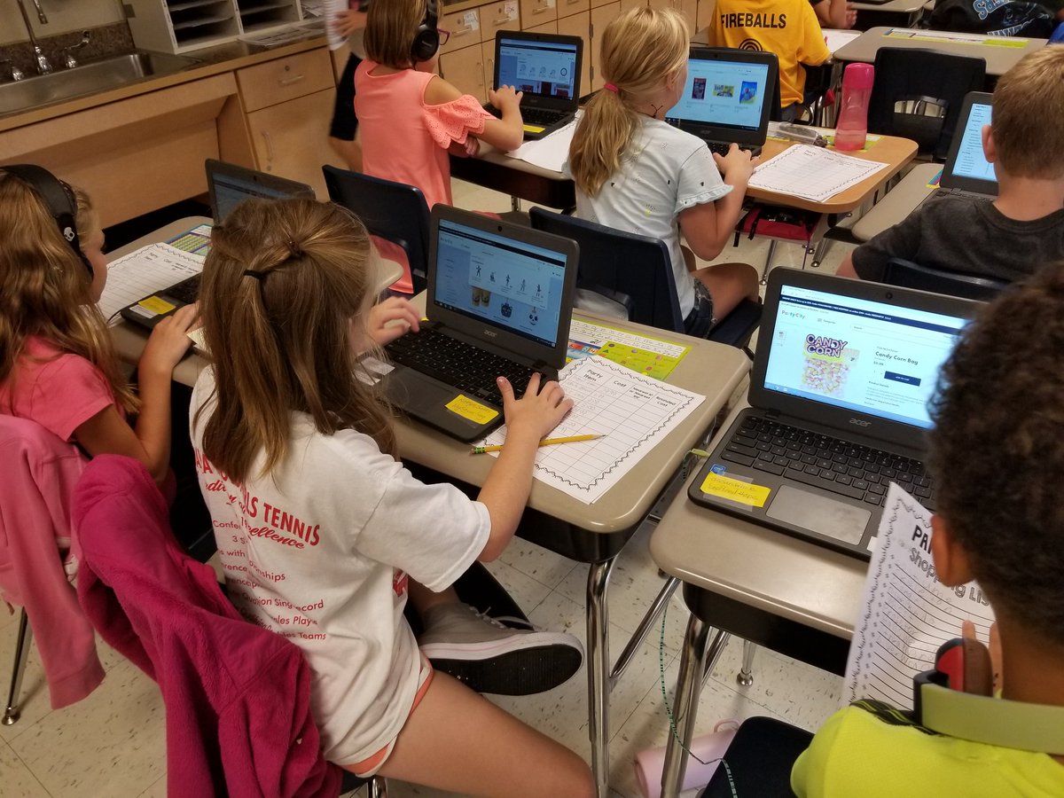 mrschilicki's tweet photo. Halloween party planning using rounding! @agsschool101 https://t.co/x6G1CcOURT