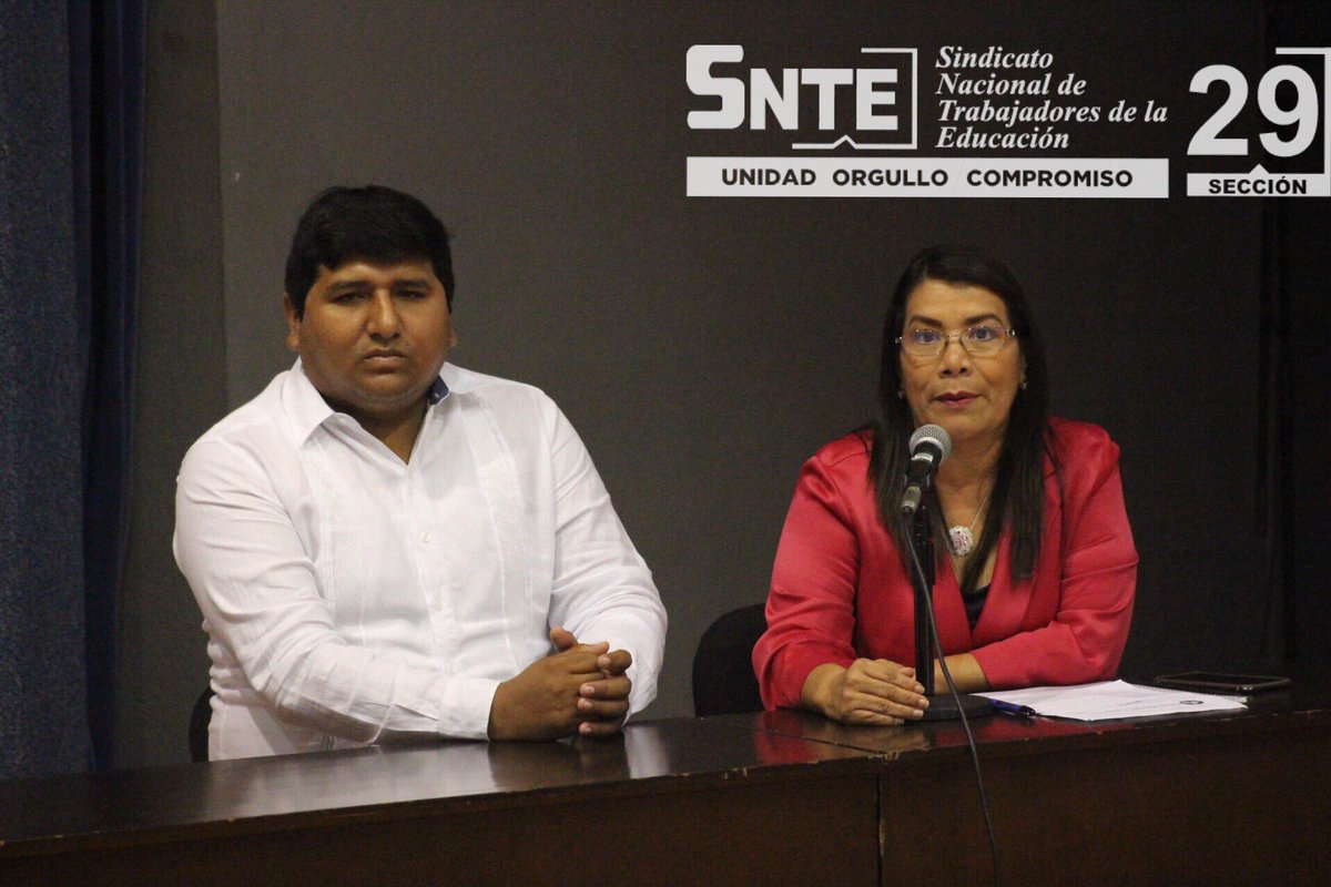 Alcudia_SNTE29's tweet photo. Presentes en la reunión informativa sobre el Foro de Consulta Estatal Educativa “Acuerdo Nacional Sobre la Educación” a realizarse el próximo 17/Sept. #Tabasco 
#MaestrosDelSNTEproponen #CercaDeTi @SnteNacional @MtroCepeda #BuenViernes #7deSeptiembre https://t.co/hy5Vn8Awdx