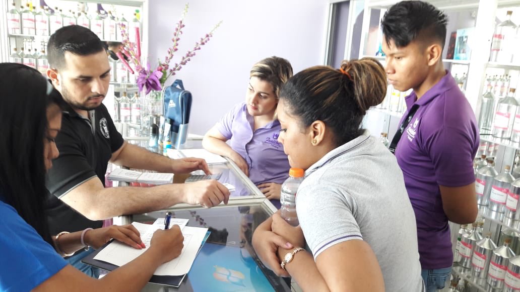 MitradelPma's tweet image. Las #ClínicasLaborales y #ConoceTuDerecho tienen como fin acercar nuestros servicios y brindar asesoría fuera de nuestras instalaciones, a empleadores, trabajadores y al público en general.