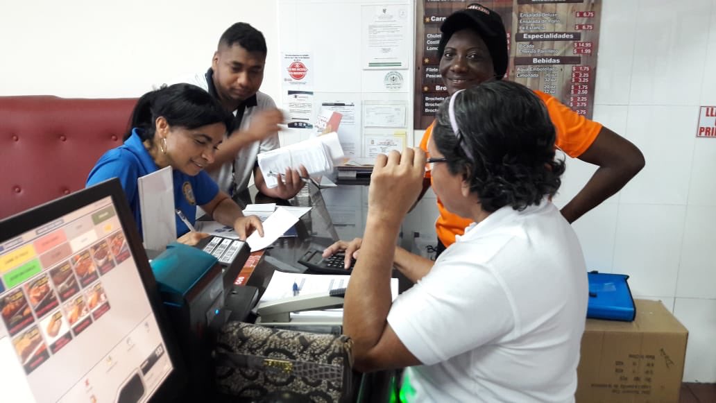 MitradelPma's tweet image. Las #ClínicasLaborales y #ConoceTuDerecho tienen como fin acercar nuestros servicios y brindar asesoría fuera de nuestras instalaciones, a empleadores, trabajadores y al público en general.