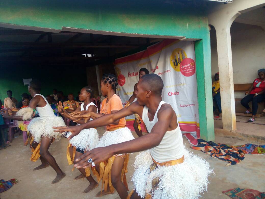 tchouanche's tweet photo. La mobilisation était de taille les jeunes on parfaitement animés la campagne de sdsr(santé droit sexuelle et reproductive )de Mandjou le 6-9-2018#@carine https://t.co/mgI31VpwcU