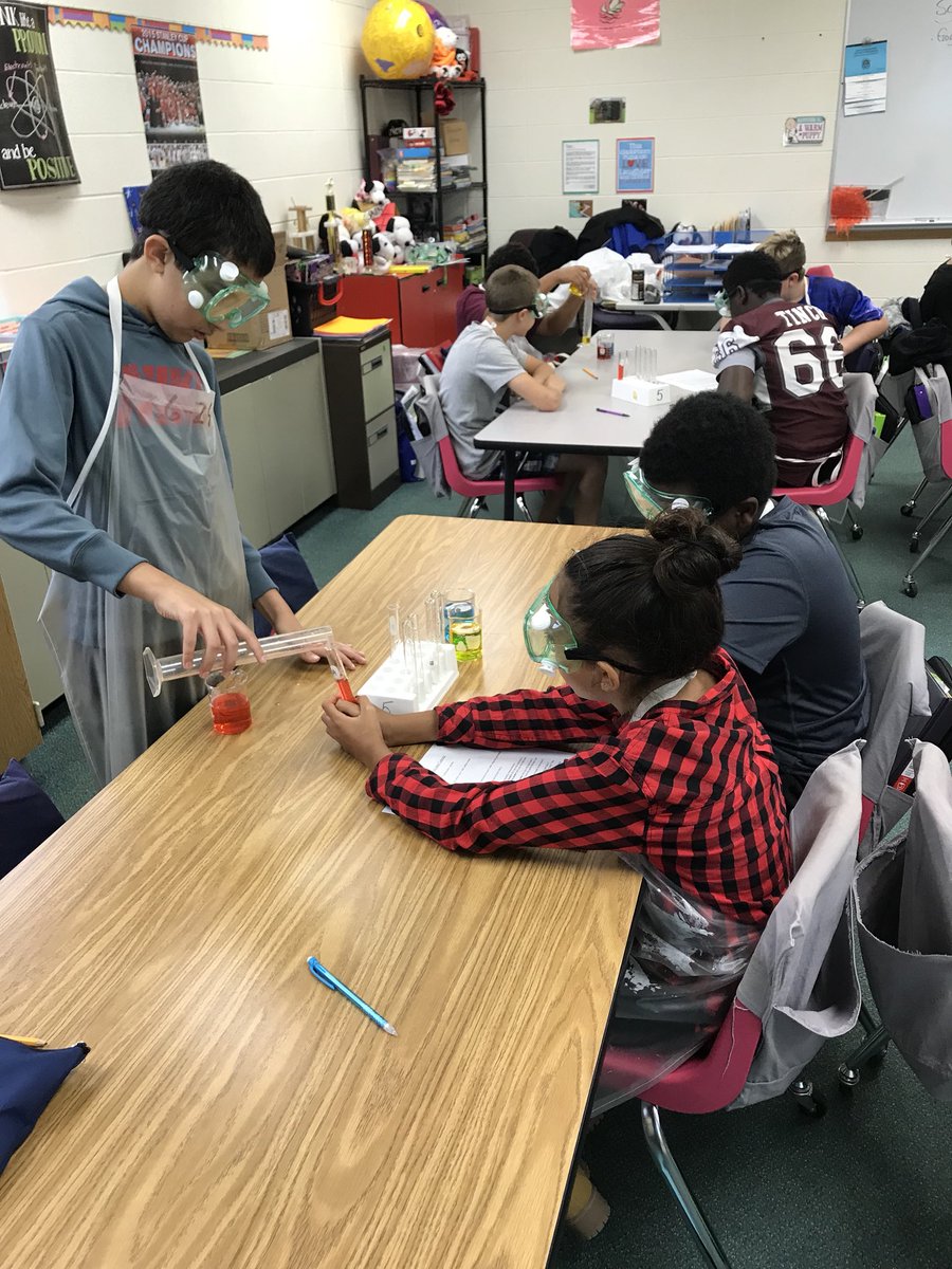 First lab of the year! <a href="/HBMBears/">BeardsleyBears</a> #beardsleypride