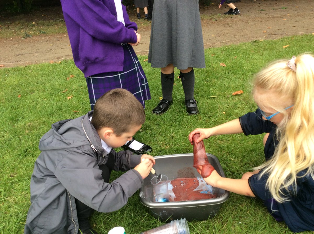 p12langlees's tweet photo. Golden Time today was a 'Teacher Surprise'- making our own 'Marvellous Medicines' with vinegar and baking soda out in the playground #rewardinggoodbehaviour #RoaldDahl https://t.co/GxMRfbp20q