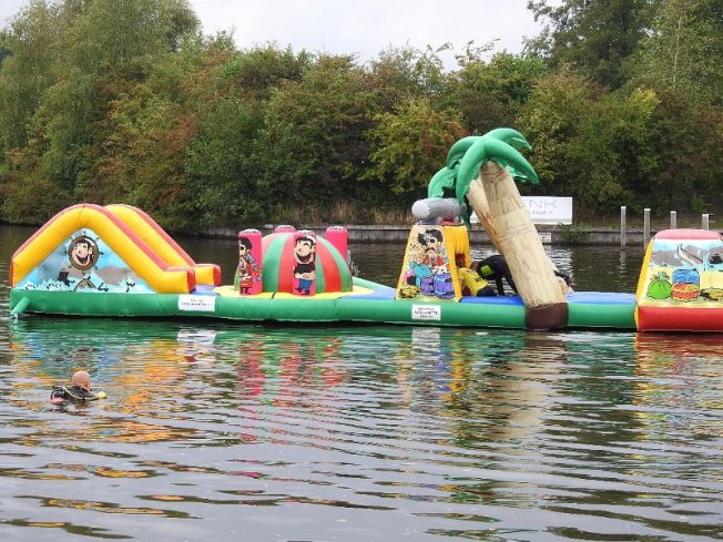 112zweinde's tweet photo. Succesvolle eerste editie WetterSpetterSpektakel: DE WESTEREEN – Voor de eerste keer werd donderdag 6 september bij de passantenhaven aan de Lange Reed voor de eerste keer het Westereender WetterSpetterSpektakel gehouden. Bij dit spektakel legden de… https://t.co/AB6w8QEq4V https://t.co/ToQcibk109