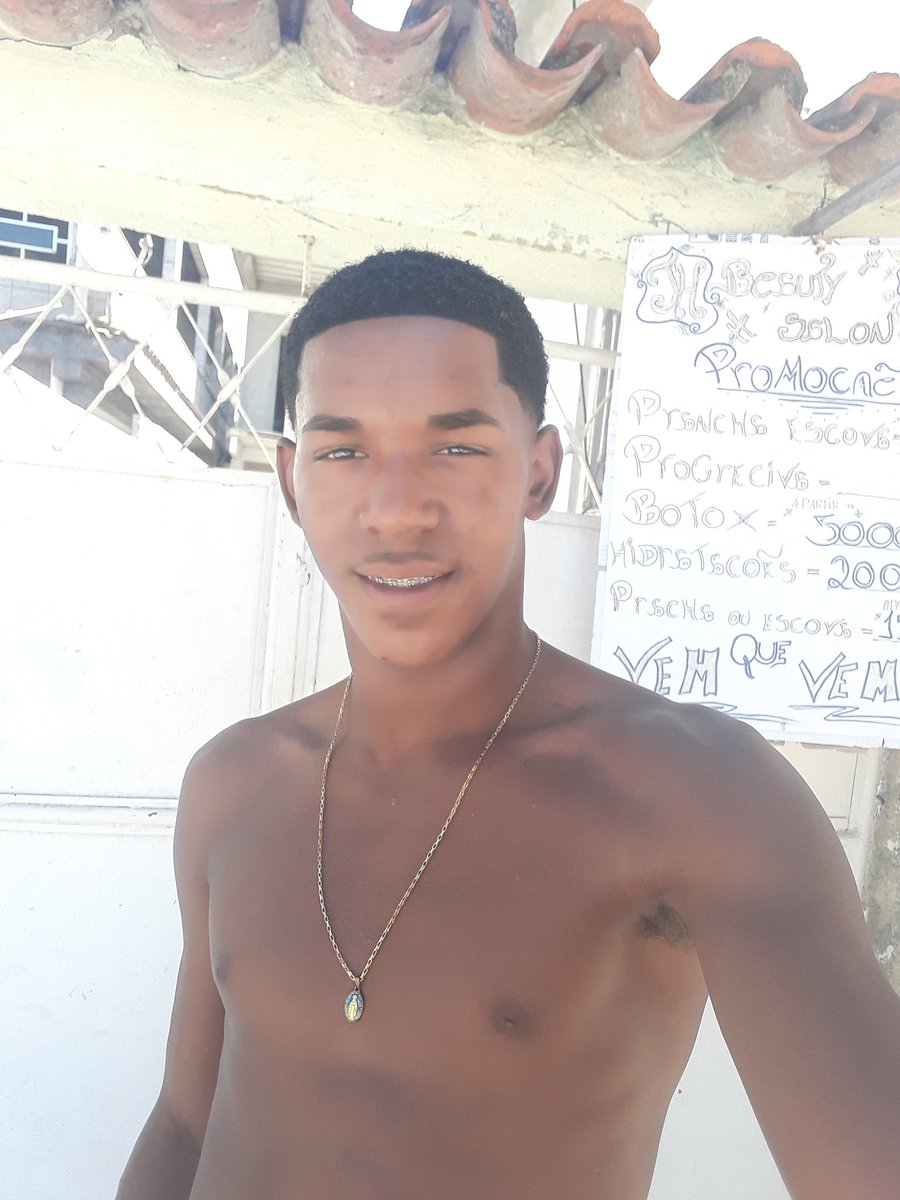 Parrudinho7's tweet photo. Sexta dessa hoje eu tô pras foda 😂😂✌💇‍♂️ https://t.co/7ZZg0tdsOa