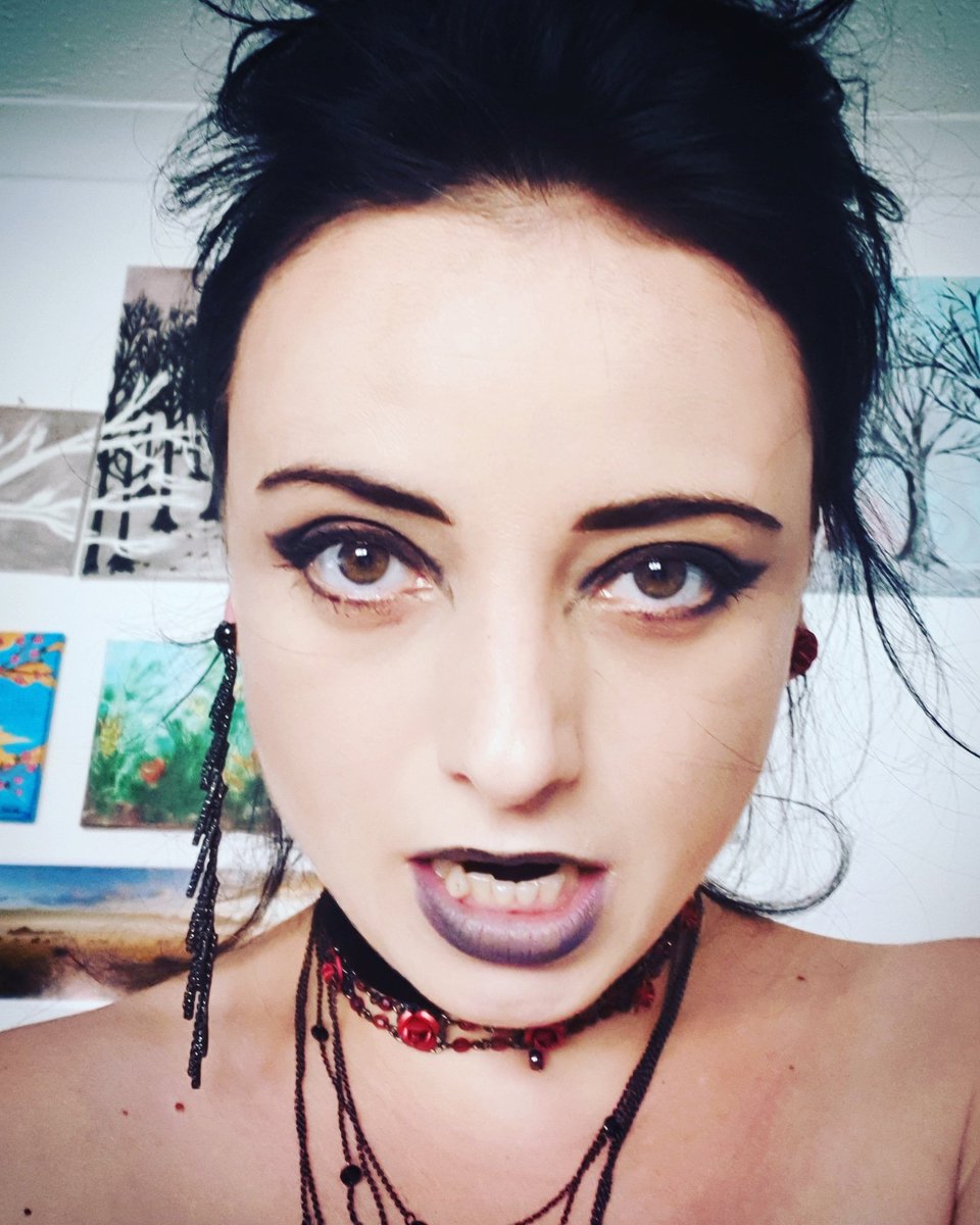 Carmen_Silva2's tweet photo. Working on my #goth #character for my soon starting #featurefilm "Blood Spirit". Added some gray hair due to enhance the look.
...
#actress #characterpreparation #role #gothic #gothcharacter #costume #makeup #characterdiscovery #acting https://t.co/jt0bgY1NqE