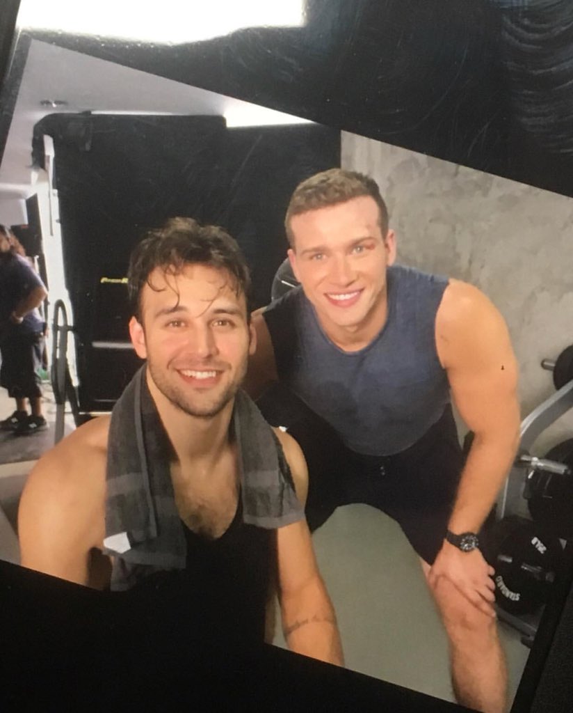 911NewsUpdates's tweet photo. Oliver Stark and Ryan Guzman behind the scenes of 2x01 - ‘Under Pressure’. #911onFOX https://t.co/QwpUHixFrE