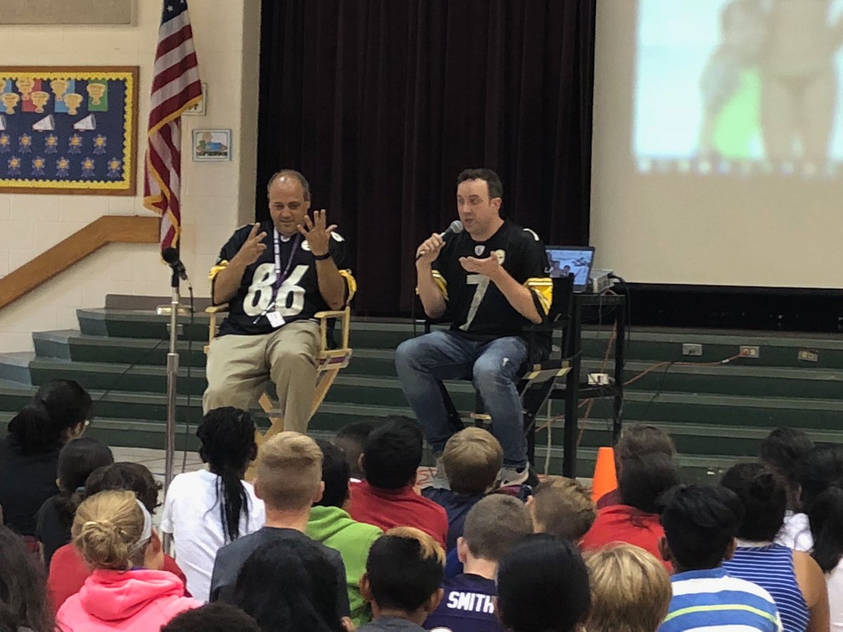 finn_teri's tweet photo. Peter Smith aka King George in Hamilton answers questions from Dominion Trail 5th graders @DominionTrailES https://t.co/br5DRQozMw