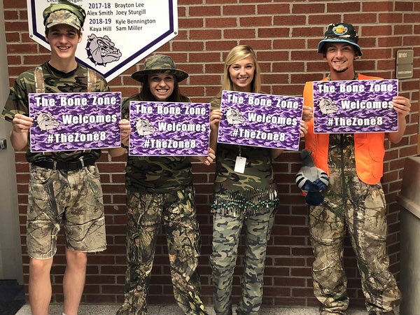 studentsbhs's tweet photo. @ACwishtv WEโRE READY FOR YOU TONIGHT ACโผ๏ธโผ๏ธ WE CANโT WAIT ๐๐ถ๐๐ถ @WISH_TV #TheZone8 #WeLoveAC #ItsBirdHuntingSeason https://t.co/JMRKczJdWK