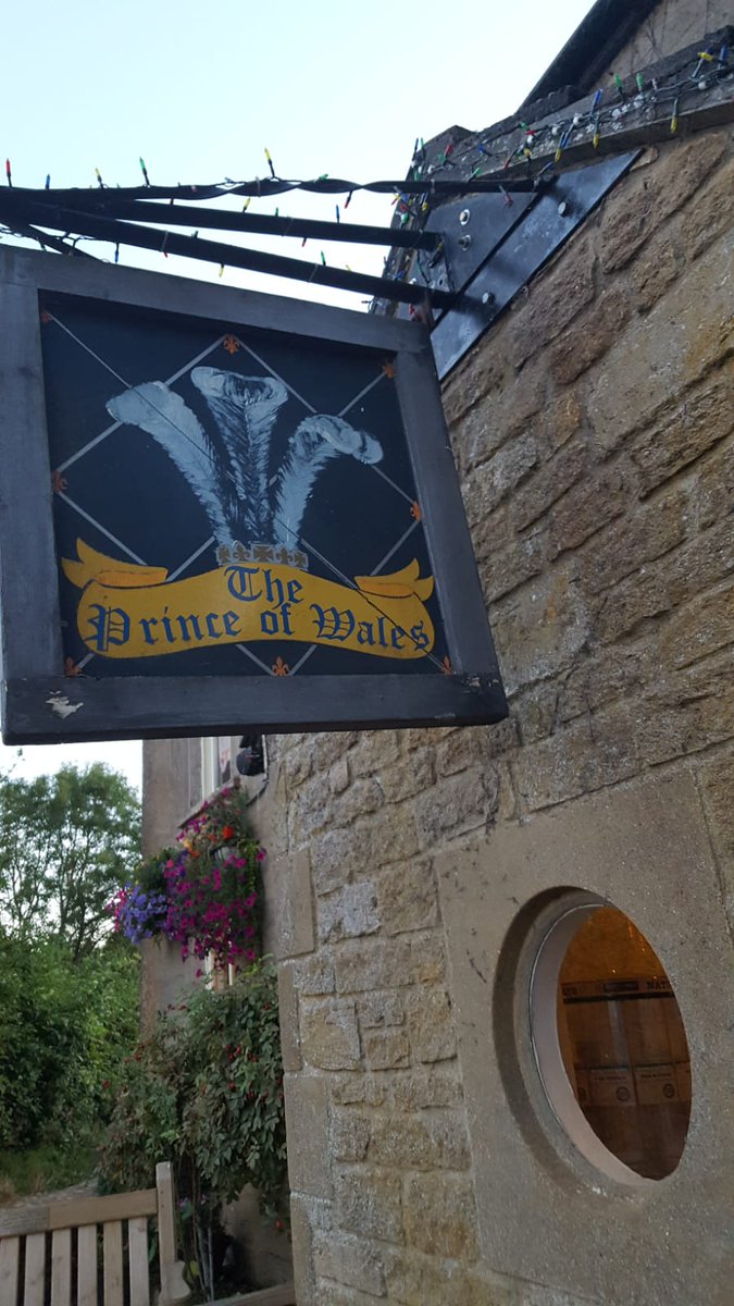 mcdfirstaid's tweet photo. Another #Heartsafe pub, the Prince of Wales in Ham Hill, Somerset.
#defib #aed #defibrillator #FirstAid #KnowYourNearestDefib #Somerset #defibworld80 https://t.co/th6iS3a36i