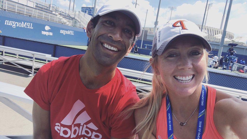 First1Break's tweet photo. Start the day with a smile 😀 #first1break #coolcoaches @WTA @WavesTennis @usopen #FridayFeeIing 🎾⭐️😎 @lembree888 @marclucero https://t.co/1BRmlkAN2I