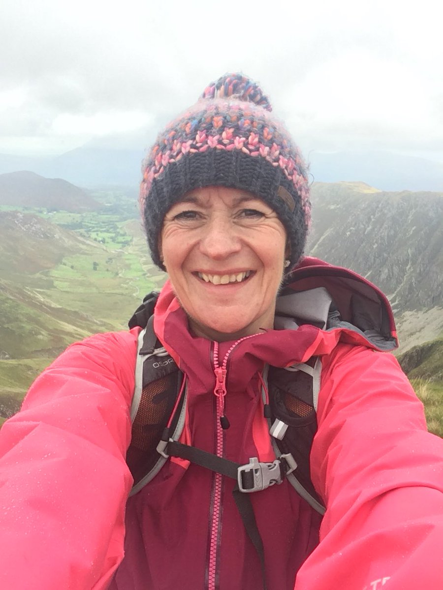 lindajsinclair's tweet photo. The Lakes aren’t too bad are they. #mountains #derwentfells https://t.co/F0ctC1W4Mg