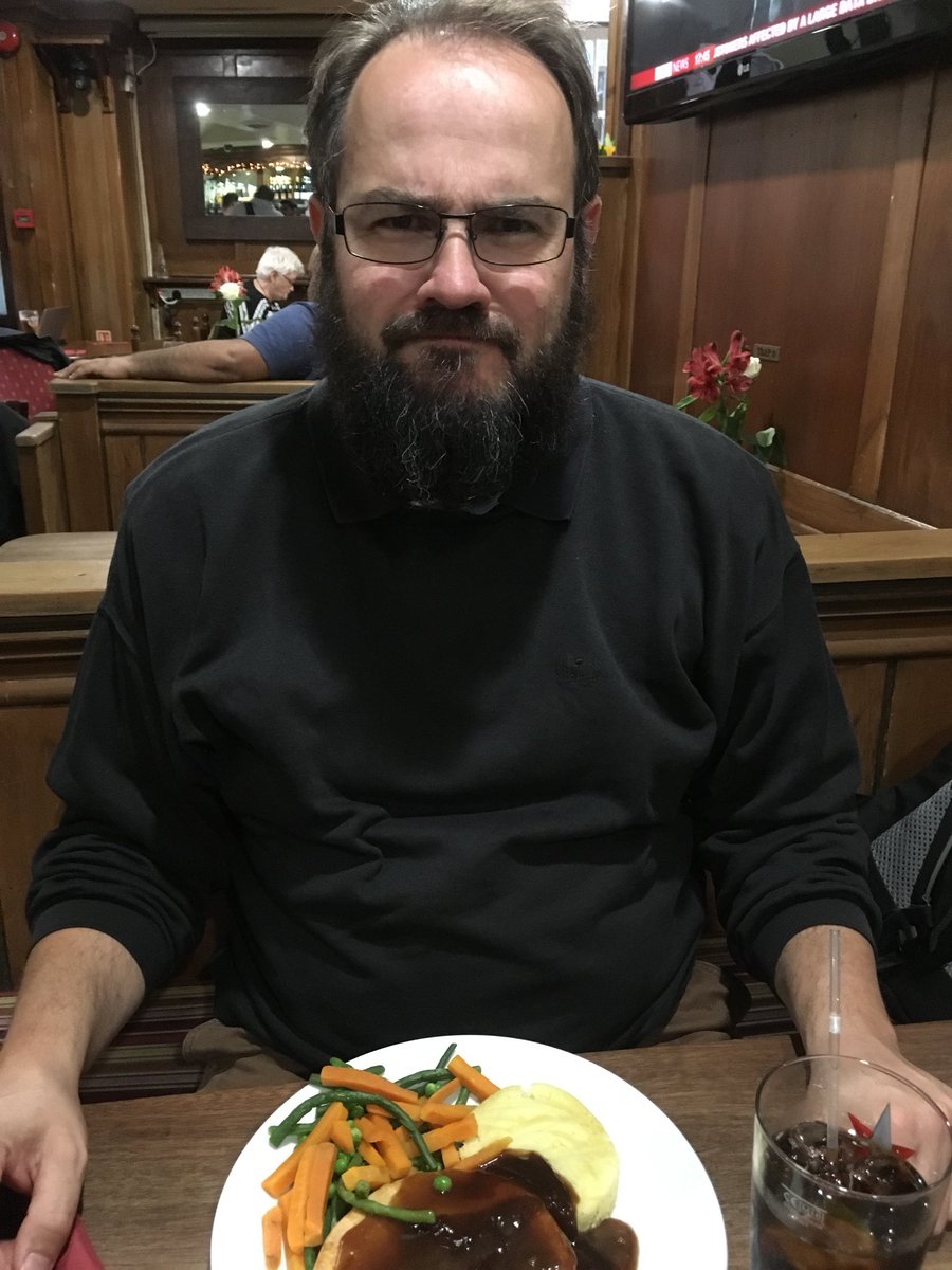 TestPappy's tweet photo. Current status: #lastProperPieOf2018 #lastNightInLondon https://t.co/IjeRooXz3t