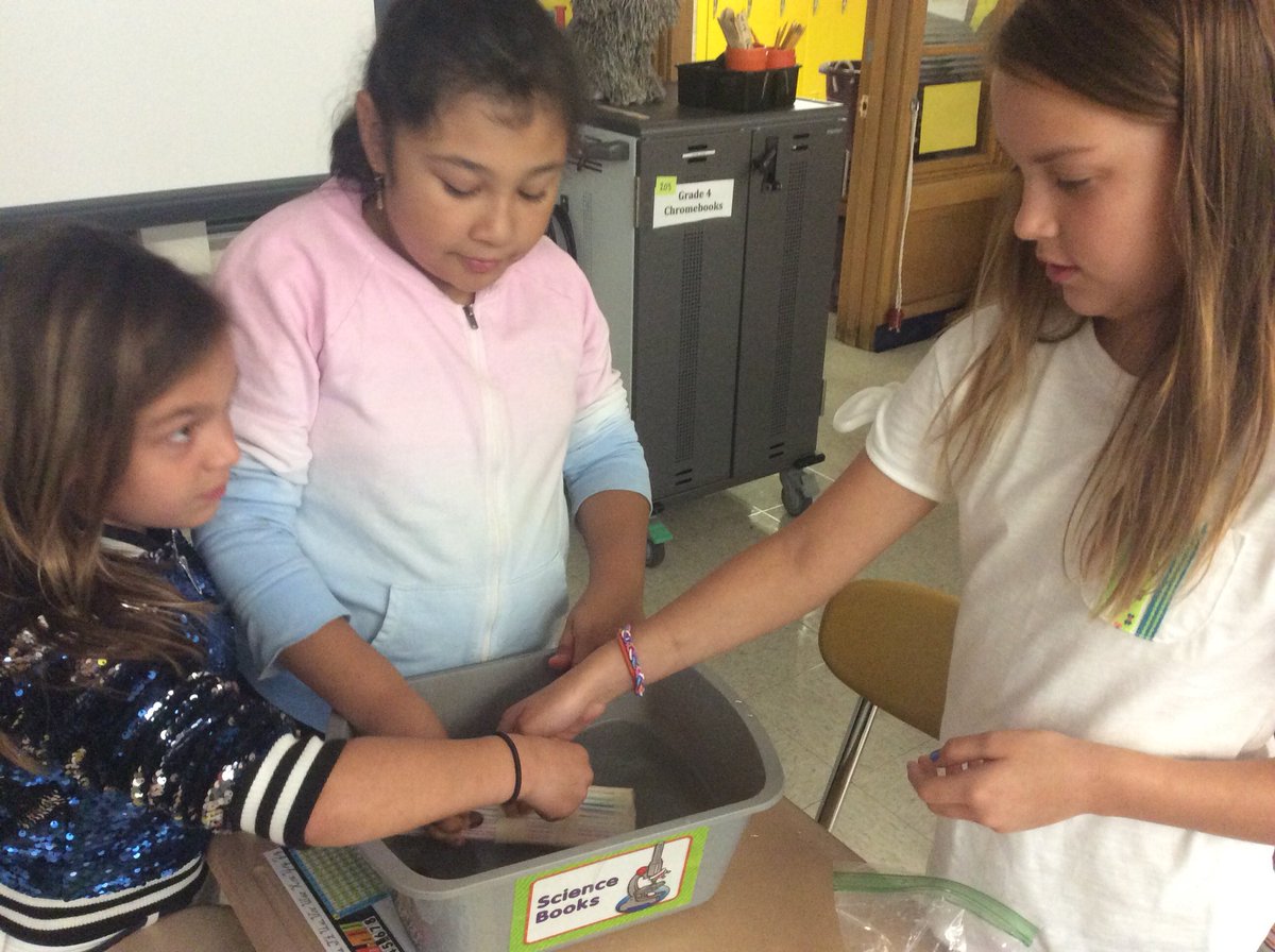 lrabenhorst12's tweet photo. Morning Meeting activity Mrs. Rabenhorst students problem solve to create a raft that will hold100 pennies. https://t.co/nqCt7lCy8i
