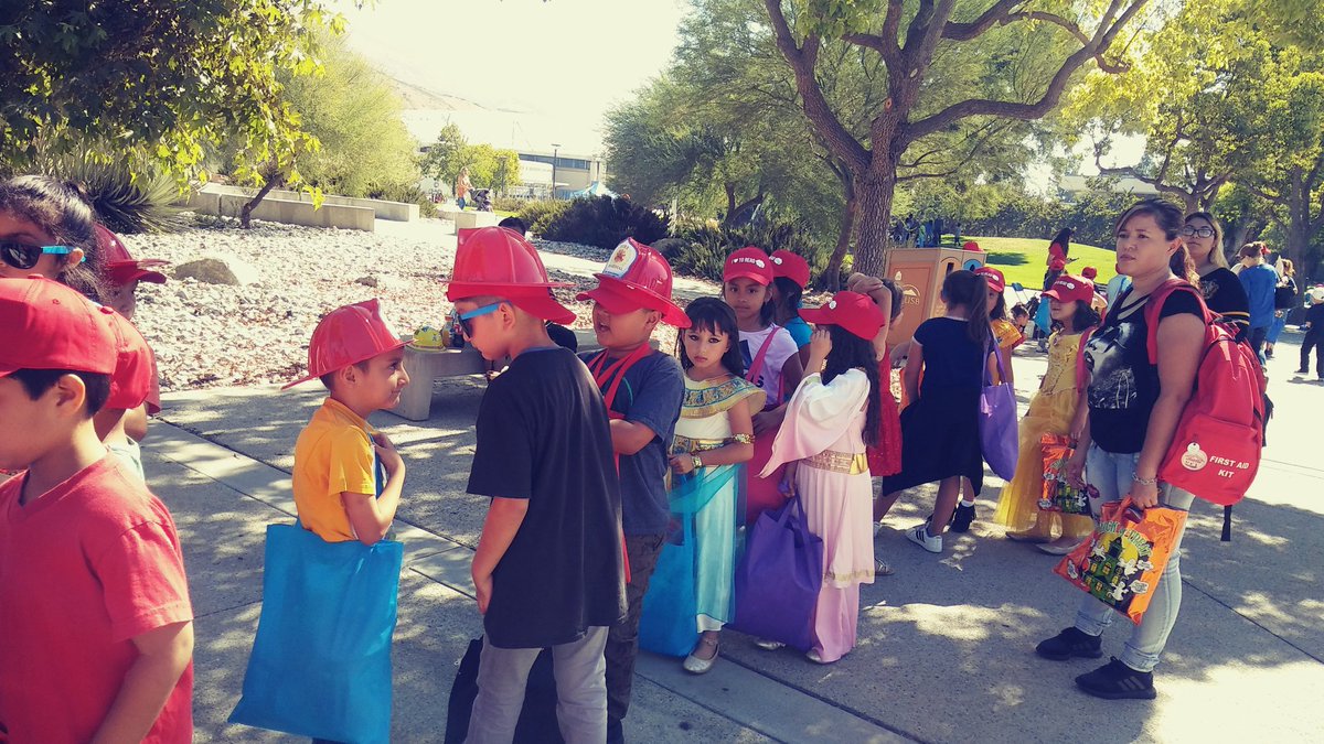Garcia Grizzlies at the CSUSB Reading Rally!  What an amazing day of literacy and encouraging the love of reading! #garciagrizzlies #ignitecuriosity <a href="/2ndA3/">Garcia 3rd Grade A3</a> @MrHouse43222481