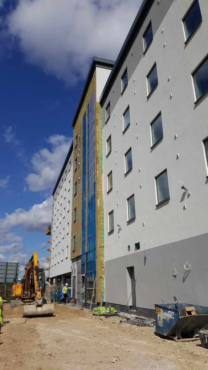 Great to be back on site today seeing my next New Opening, Reading Gateway. Women of Whitbread Property out in force! Even managed to sneak a picture from the roof 😁 #lifeofaNOM <a href="/PIhubOpenings/">PI&R New Openings</a>