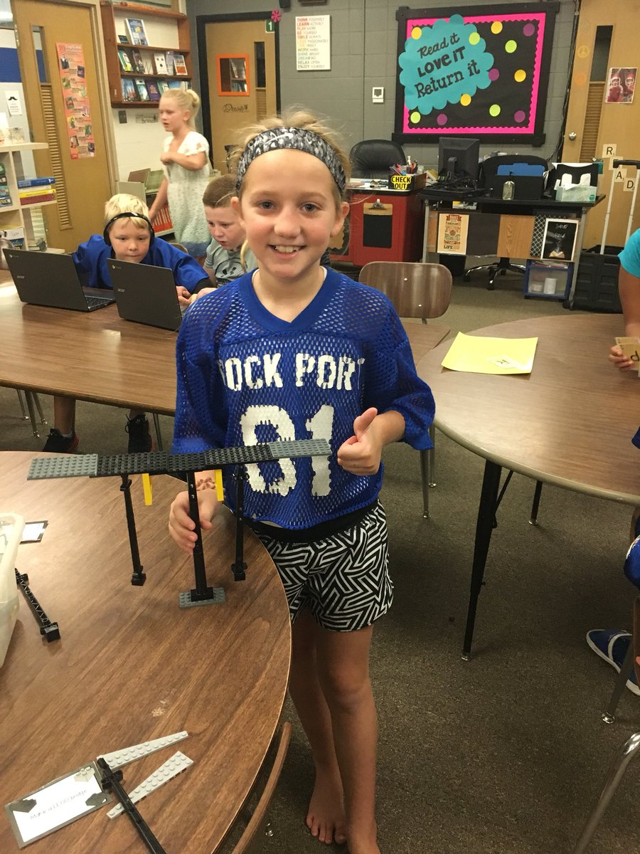 RPR2Library's tweet image. Library centers in full swing! @RPBlueJays @NWMASL