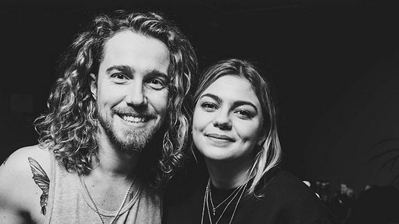 "Midi sur novembre" : Louane en duo avec Julien Doré pour la réédition chartsinfrance.net/Louane/news-10…