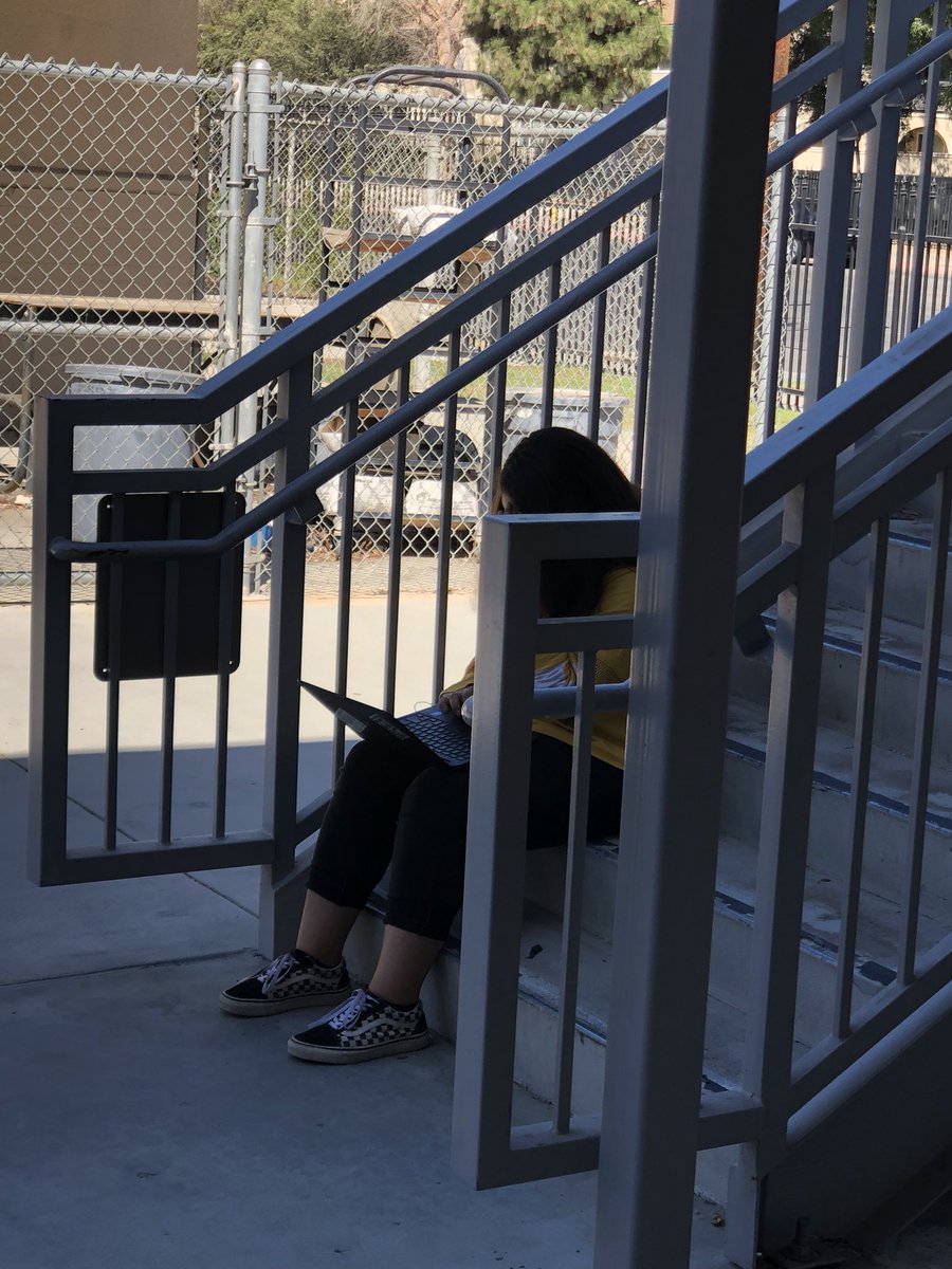 msheatheravi's tweet image. Meanwhile on a Friday in Ms. Avila’s Read180 block #GrowthMindset #kidsreading #learningwords #PantherPRIDE