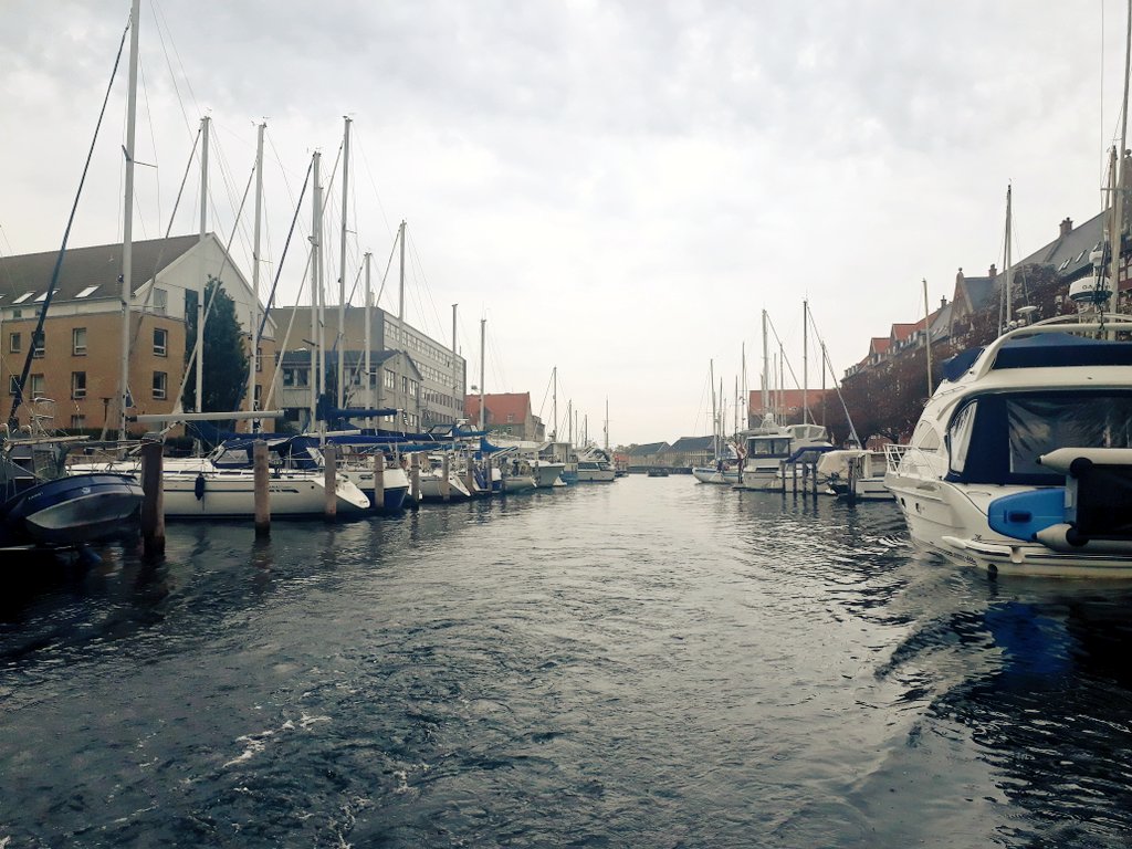 MorwennaSolange's tweet photo. #Copenhagen is cooooool. Having an awesome NEO with the @unity3d gang! #Unity https://t.co/anfUk6cknR
