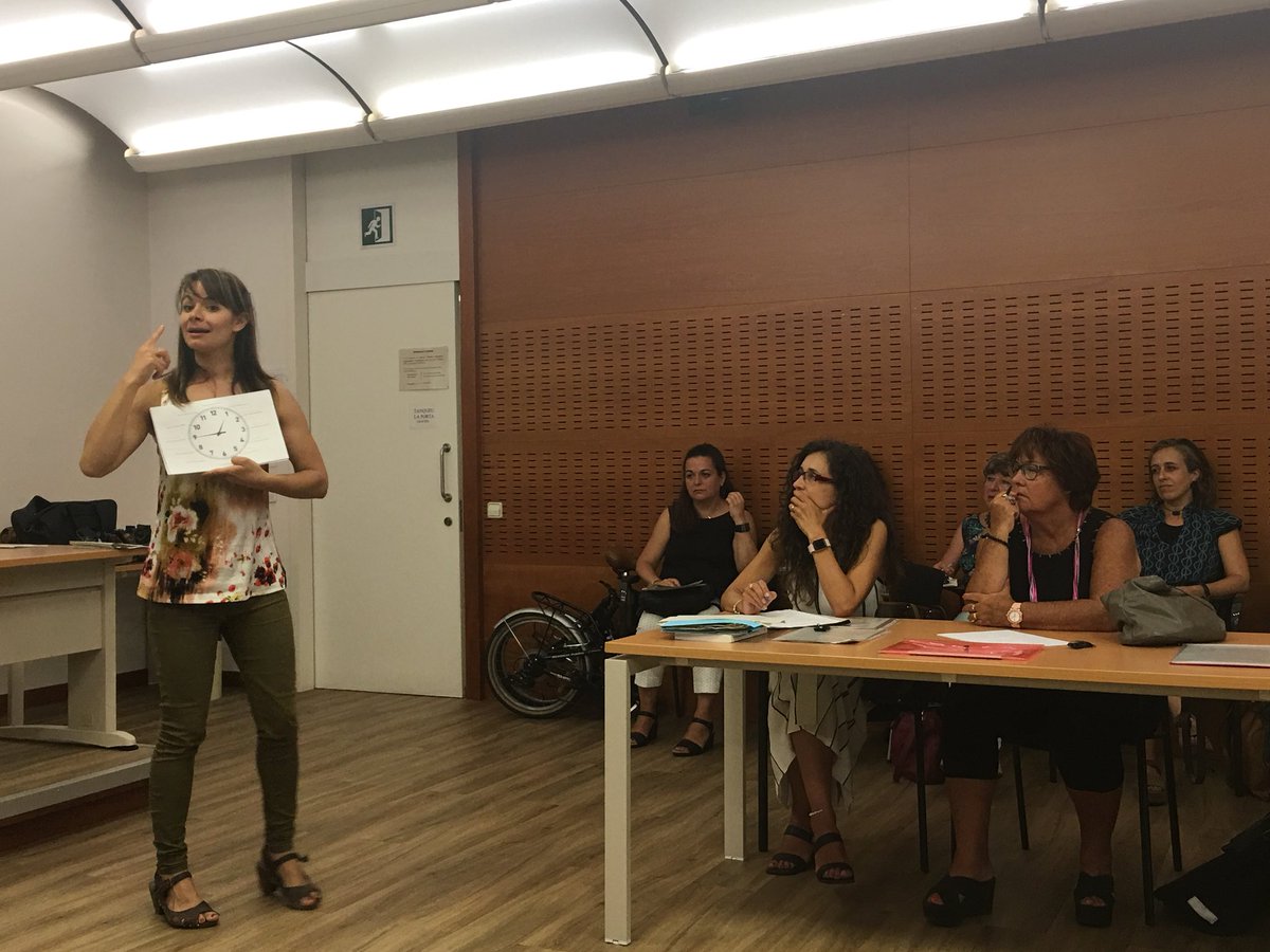 annacomalada's tweet photo. A + @_laiacasas, + cervell 🧠!! Sessió molt profitosa sobre Neurociència i Emoció en l’Aprenentatge de Llengües Estrangeres 👍🏼👍🏼👍🏼 #TTmethodology18 #neuroscience #emotions #efl https://t.co/ydwb7WmmZU