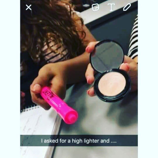 abbym420's tweet photo. There are 2 types of girls in this world.                                                         Which are you?! 💄 or 🖍 https://t.co/pZfPfSV0t1