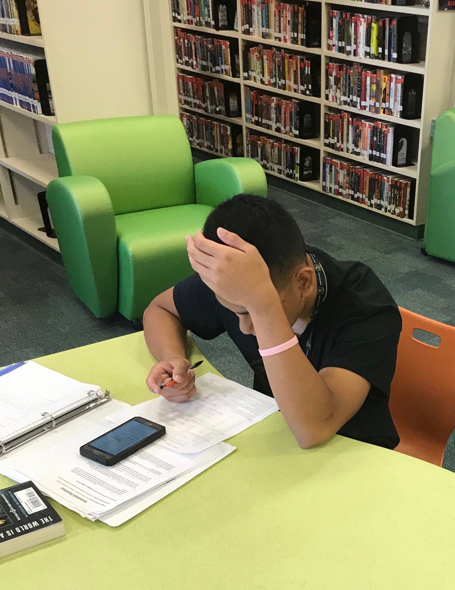 EllisonLibrary1's tweet photo. What a busy Friday morning in the library! π #ownyourlearning #wearekisd #EllisonHS #soarlikeaneagle #librariesrock https://t.co/KNclUWKgIZ