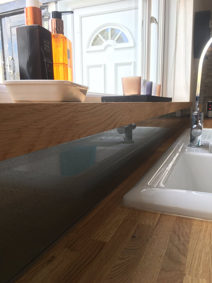 IL_Glass's tweet photo. A stunning kitchen Splashback job that we fitted today in Hayes,Bromley. Get in touch for your free no obligation quote. #Bromley #Beckenham https://t.co/Ml93imqcJl