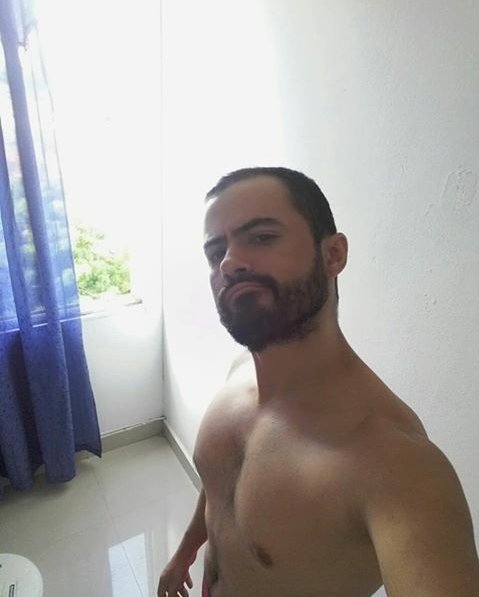pezzotti_wilson's tweet photo. Buenas tardes para tod@s,hoy es viernes y el cuerpo.......😂#felizviernes
#ilovemybeard
#barbado
#embarbado
#barranquilla
#soysupernormal
#barbudo
#barbon
#relax
#sexybeard
#beard
#goodenergy✨#velludo
#selfie
#sexymen
#hipster
#hipsterboy https://t.co/HoZrkz53tj