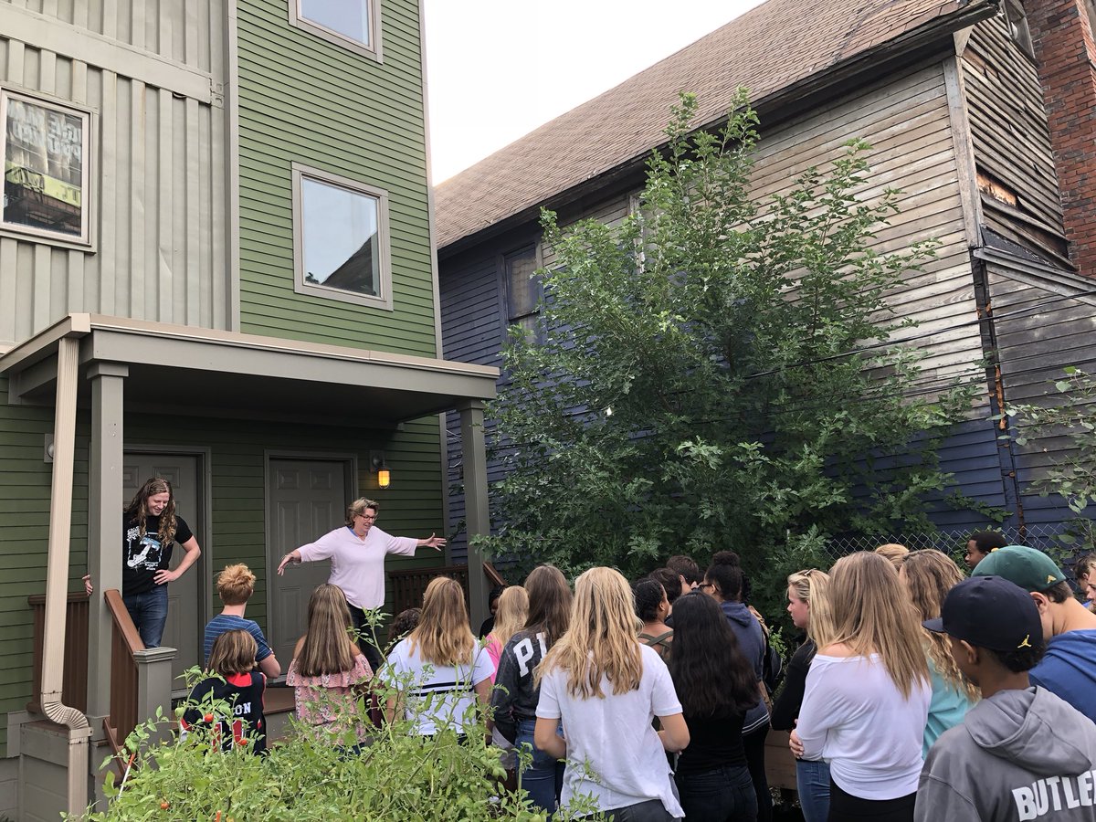 MsAllesMath's tweet photo. Thank you to @threesquaredinc for hosting @uniliggett 8th graders for a visit today! https://t.co/nu3ixf7VQD