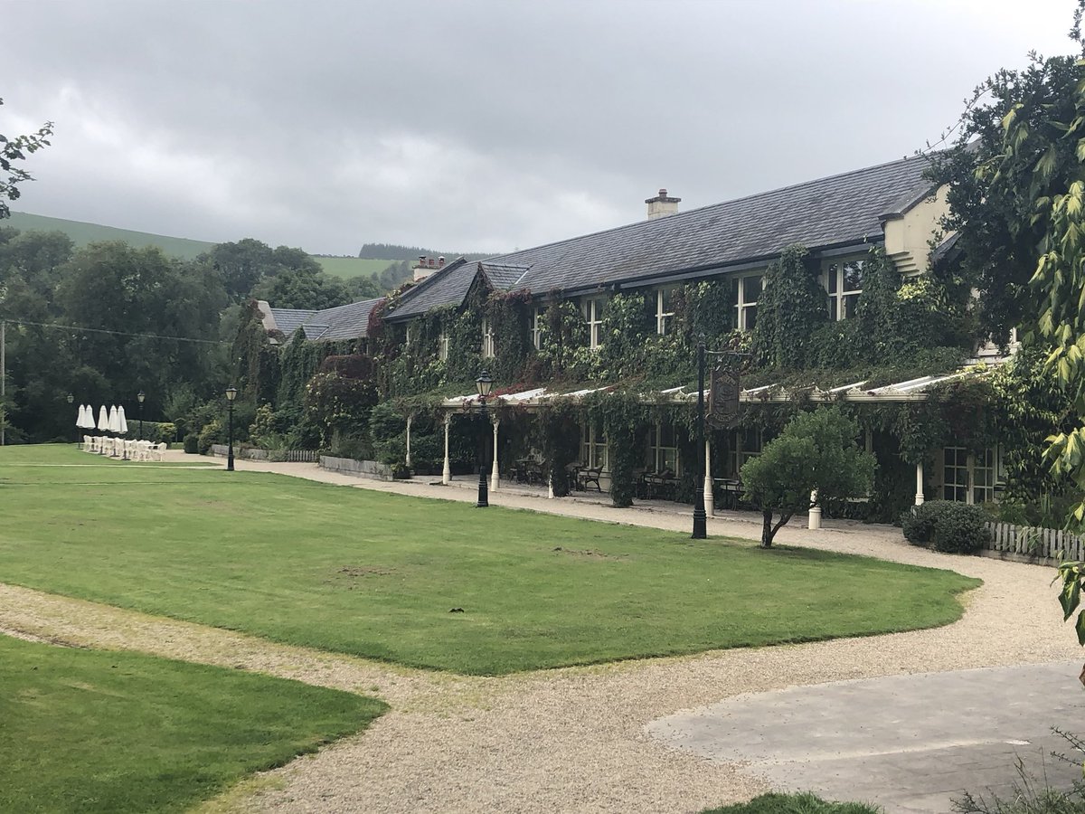 AspectsIreland's tweet photo. Lovely evening for a candlelit BBQ at Brooklodge @Macreddin #eventprofs #MeetInIreland https://t.co/hkDpZUkBCP