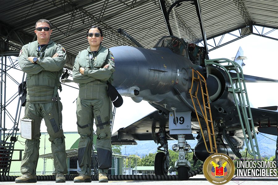 FuerzaAereaCol's tweet photo. En el Centro de Armas y Tácticas de la Fuerza Aérea #CEATA, pilotos de combate fortalecen sus capacidades como líderes, potencian el empleo de la superioridad aérea, optimizando los recursos de la Nación y diseñando nuevas estrategias ante posibles amenazas #3AñosTransformando https://t.co/ISq62dD8m0