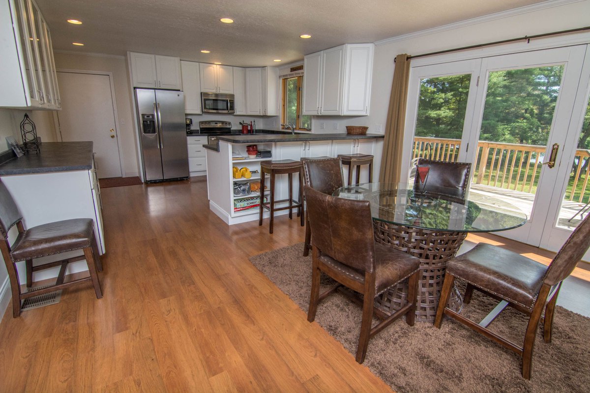 RaileyRealty's tweet photo. #FreshListingFriday is 29 Poland Lane!! This adorable Lakefront home features 200' of frontage, a renovated main level, attached and detached garages, and a gently sloped yard!
View more information and photos here >> https://t.co/04HM43o57U
#deepcreeklake #realestate https://t.co/RCnvvF3sUe