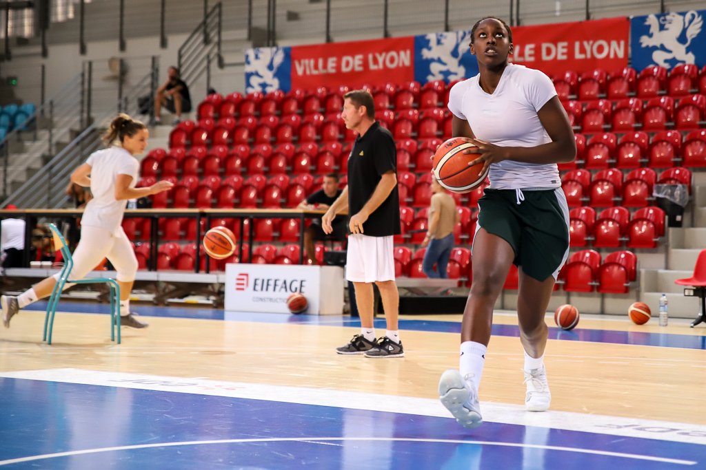 ASVEL_Feminin's tweet photo. ⛹️‍♀️  Les Lionnes débutent samedi leur série de matchs amicaux programmés avant le début du championnat @basketlfb

👉 https://t.co/c2FnDIBZyQ
#ASVElles https://t.co/0cWdp4hpAR