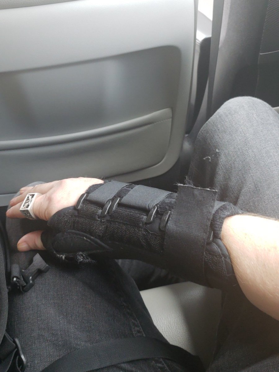 thebenjami's tweet photo. @Curatedmusic Too much self love can lead to injury https://t.co/nbXooD78m1