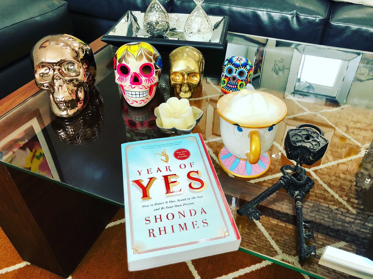 shiara_gc's tweet photo. I need inspiration, I need positive thinking, I need empowerment...and I trust @shondarhimes will give me that and even more! #MexicanFan #ILoveGreys ##ILoveHTGAWM #ImAGladiator https://t.co/x9zbCpdyuT