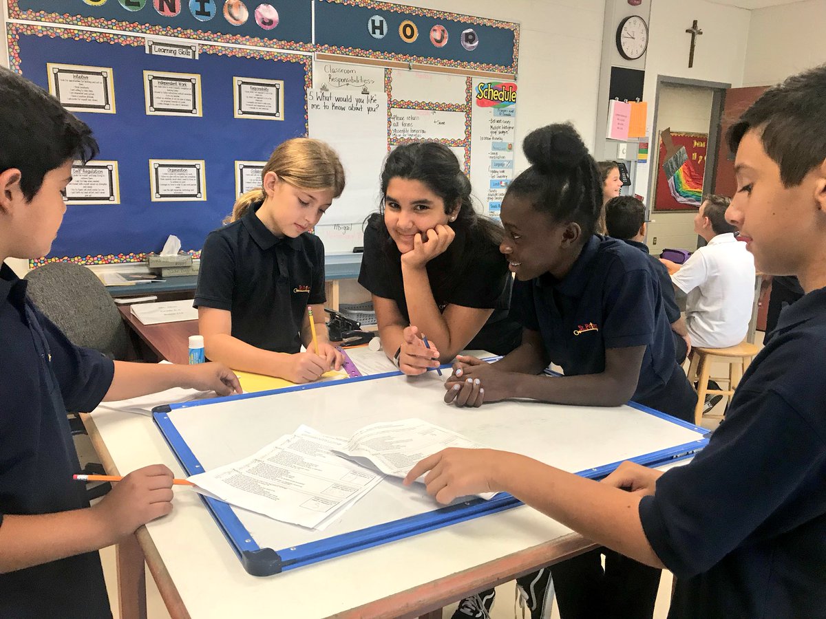 Ms_SAlves's tweet image. Working together to create our strategy list for each #LearningStyle #MultipleIntelligence #Collaboration #TakingInitiative #Problemsolvers #Differentiation