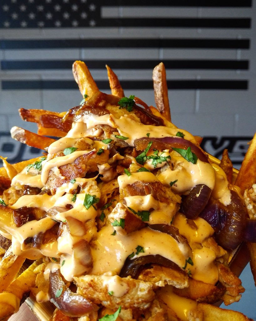 DogsnFrys's tweet photo. Food like this tastes better on rainy days. Just ask for the Louie Fries. Open 11-8pm everyday. #dogsnfrys #stl #stlouis #stlfood https://t.co/sotjOV2iTb