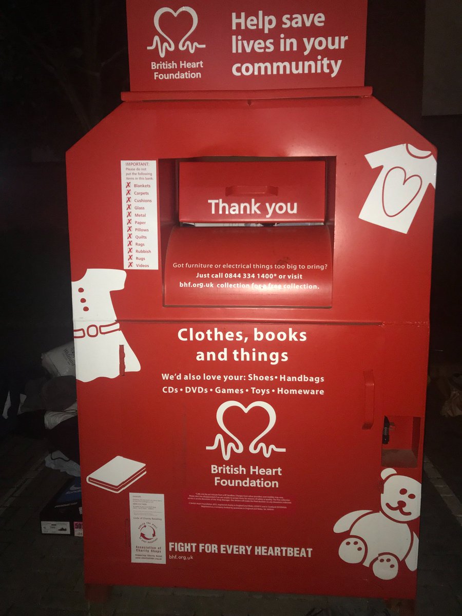 Tomorrow we will be there at Lakeside from 15:00 - 18:00
•Tip 3 -Help us save lives and the environment by donating the things you don’t want.
The Unite Students have a BHF donation point and food bank station. A lot of stuff which goes in the bins are easily reused or recycled