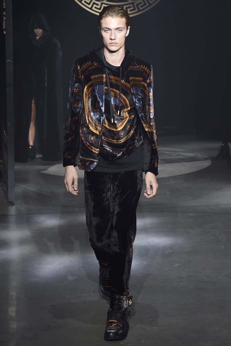 KITHXVERSACE - a collection that takes Versace street wear to a new ...