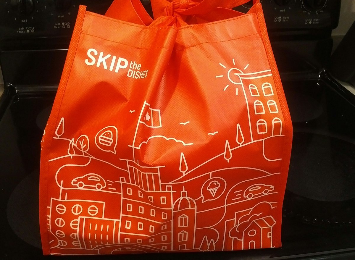 DigiSheri's tweet photo. Cute delivery bag from @SkipTheDishes! Yes, it's the little things. #nocookingfriday https://t.co/jf5JdfRUu6