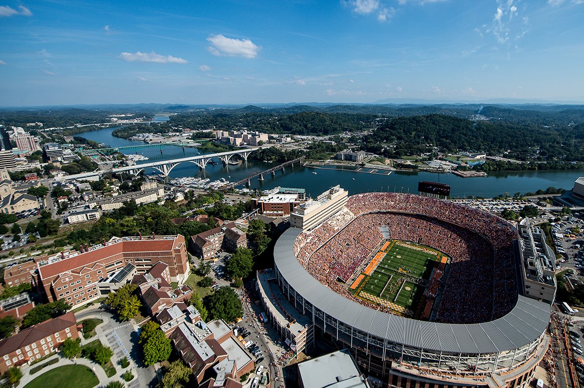 UTKnoxville's tweet photo. Rocky Top https://t.co/4gTF57na9e