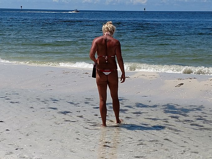 Today...beachin' https://t.co/5X68ofNed3<a href="/tag/beach"class="tags"><span>#beach</span></a><a href="/tag/blonde"class="tags"><span>#blonde</span></a><a href="/tag/milf"class="tags"><span>#milf</span></a>