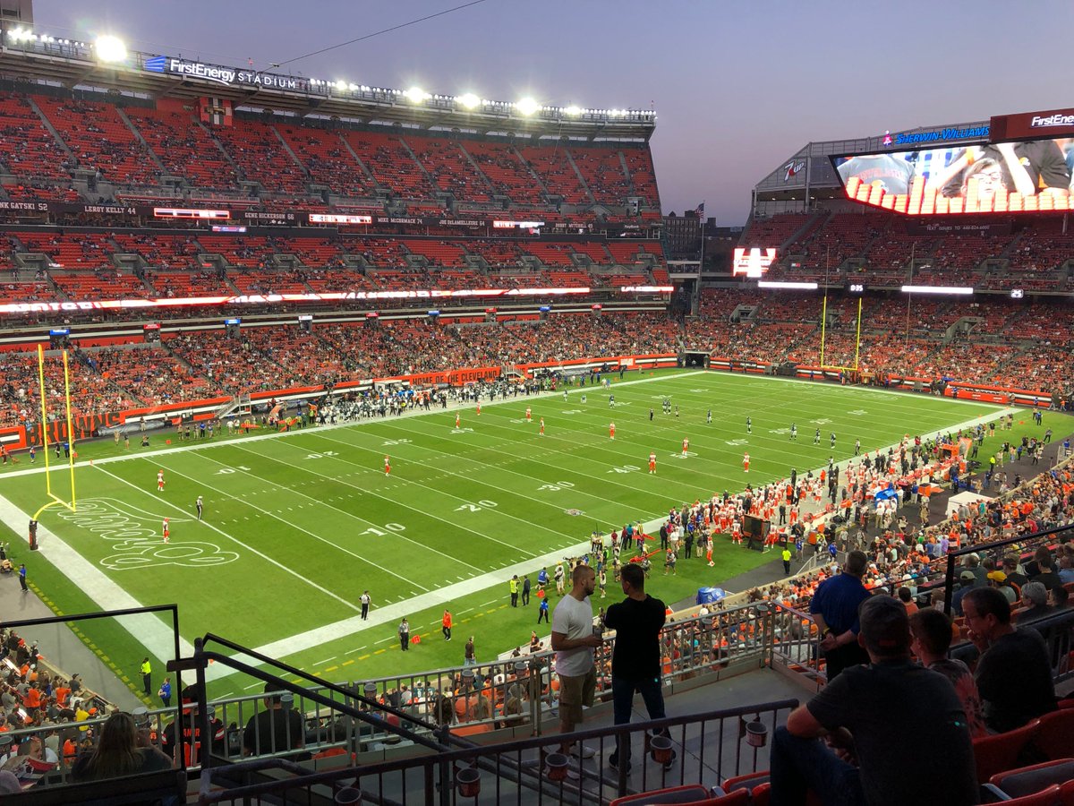 DanDeRoos19's tweet image. There are tweets floating around that the @Browns are calling season ticket holders and saying the game Sunday might be postponed bec of the weather. I have contacted the front office and this is 100% false.