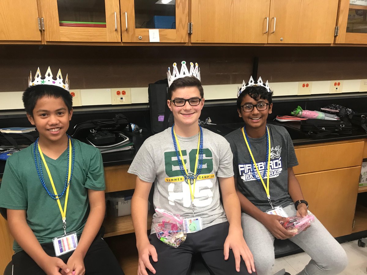 TeamSpoganevich's tweet photo. Congratulations Team SpoGanEvich's Students of the Week for 9/7.  And thanks to last week's winners for "crowning" this week's standouts! https://t.co/sKP4Vt8cUP