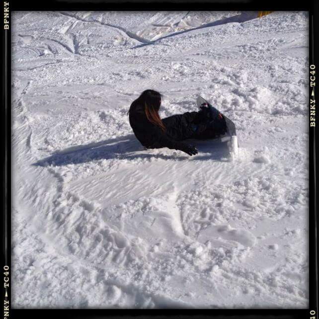 q3scrum's tweet image. En el surf, en el snow y en la vida, pocas cosas salen bien a la primera. Para progresar, hay que aceptar que vas a caer.

La clave está en aprender a caernos lo mejor posible y levantarnos, todas y cada una de las veces, procurando ser un poco más sabios...

#FailFastLearnFaster