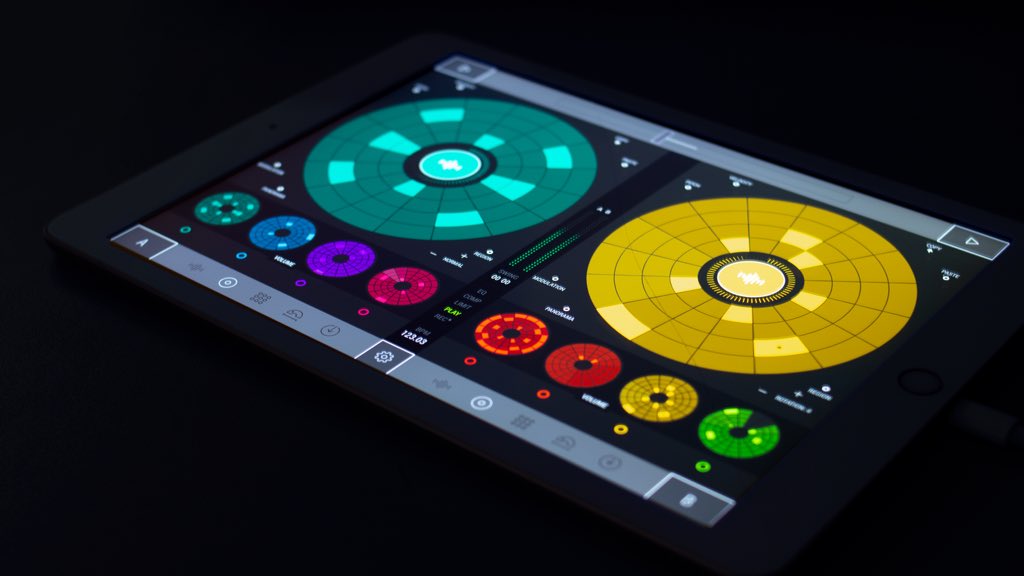 Loopseque's tweet image. Mix projects in a DJ way. #loopseque8 #iosmusic #sequencer #sampler #beatmaker #dj #mix #beat