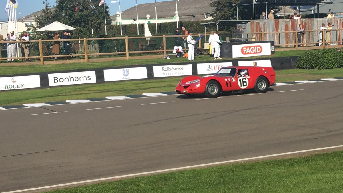 RRaceSupport's tweet photo. Great day watching practice sessions and some car shopping/dreaming @goodwoodrevival https://t.co/s8kMJbDscq